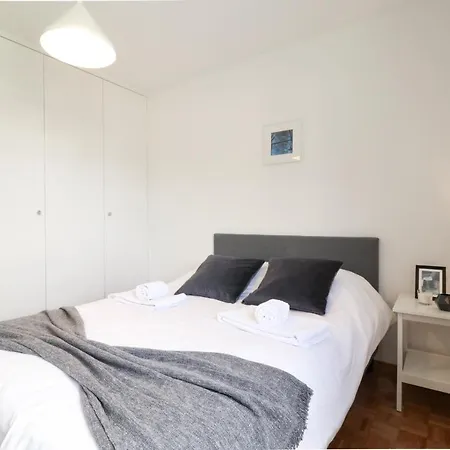 Ideally Located In Apartament