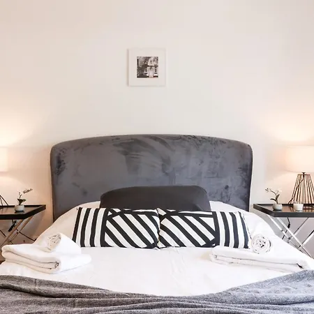 Ideally Located In דירה Martigny