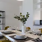Ideally Located In Διαμέρισμα *